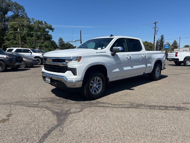 2022 Chevrolet Silverado 1500 LT photo 3