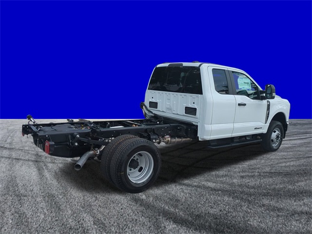 2025 Ford F-350 XL photo 3