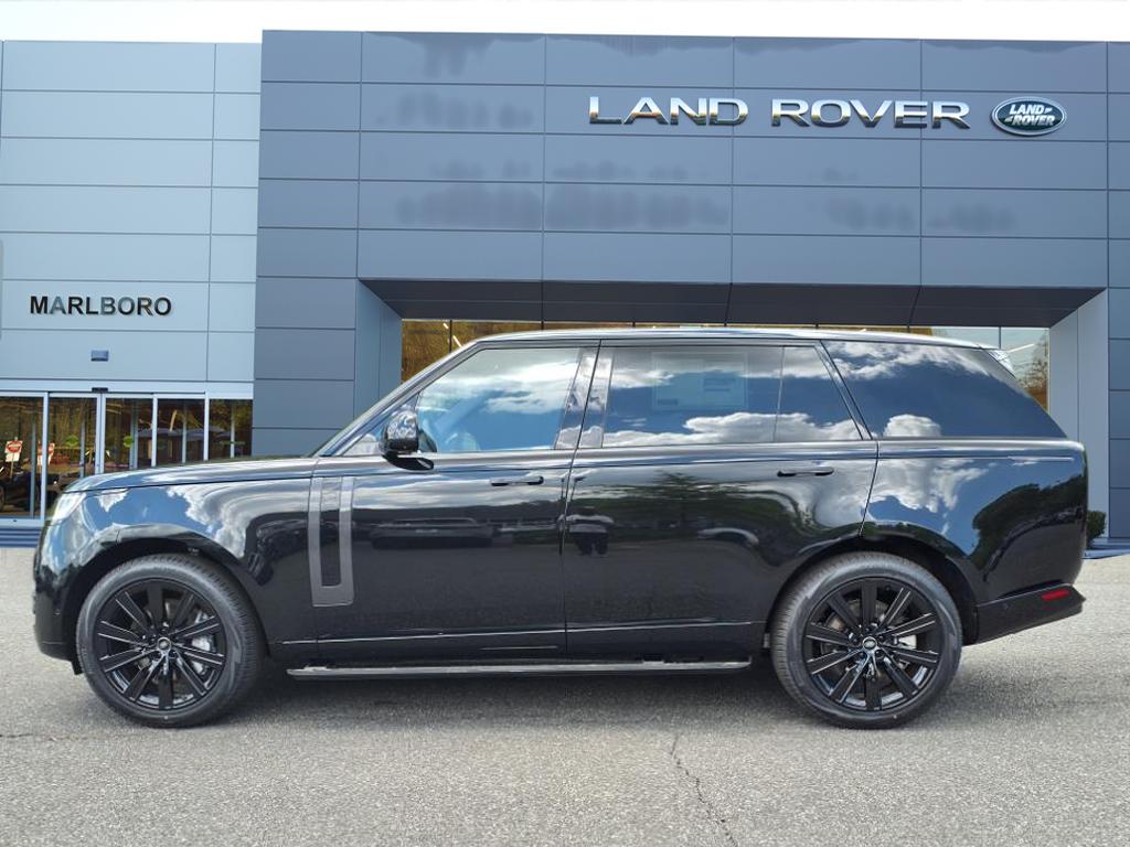 2025 Land Rover Range Rover SE photo 5