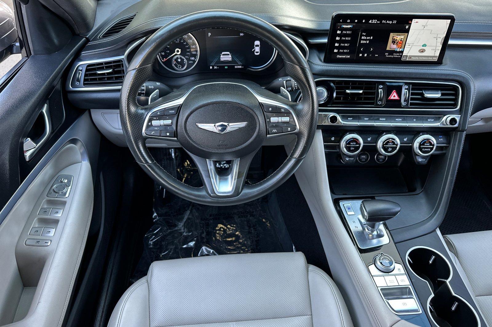 2023 Genesis G70 2.0T photo 13