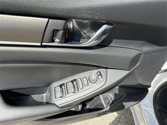 2019 Honda Accord LX photo 13