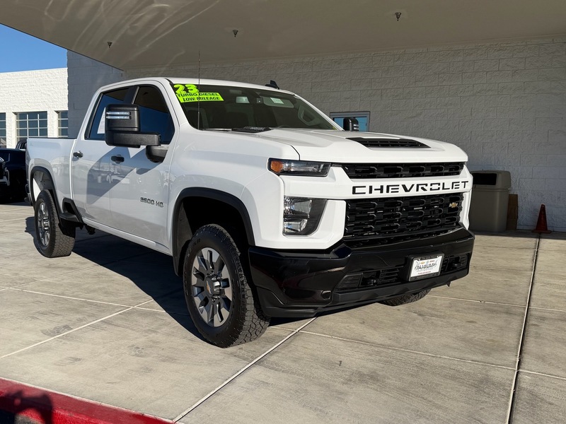 2023 Chevrolet Silverado HD Custom's photo