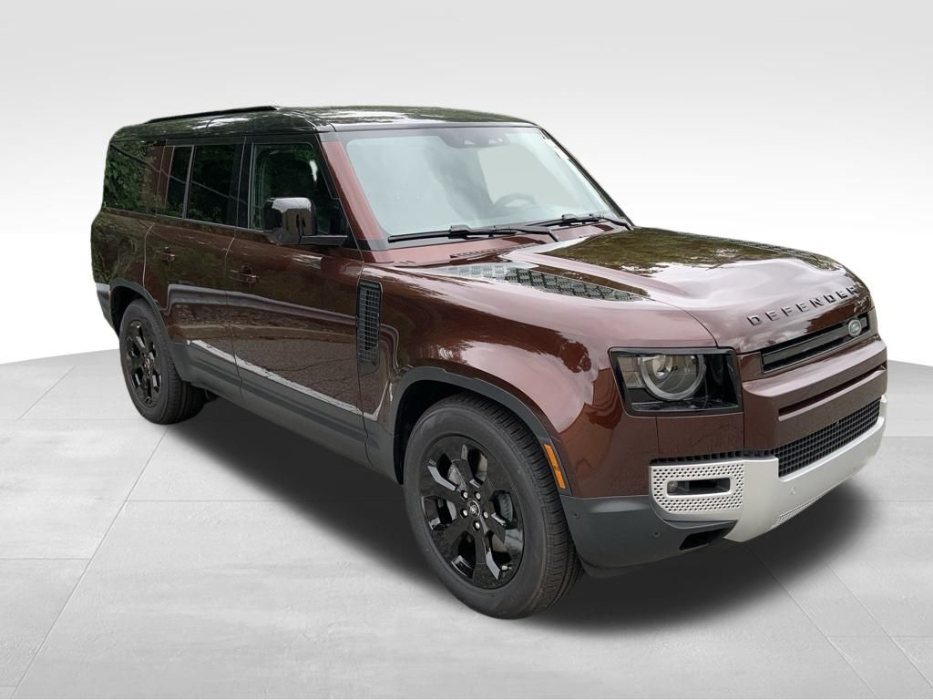 2025 Land Rover Defender 130 S photo 3