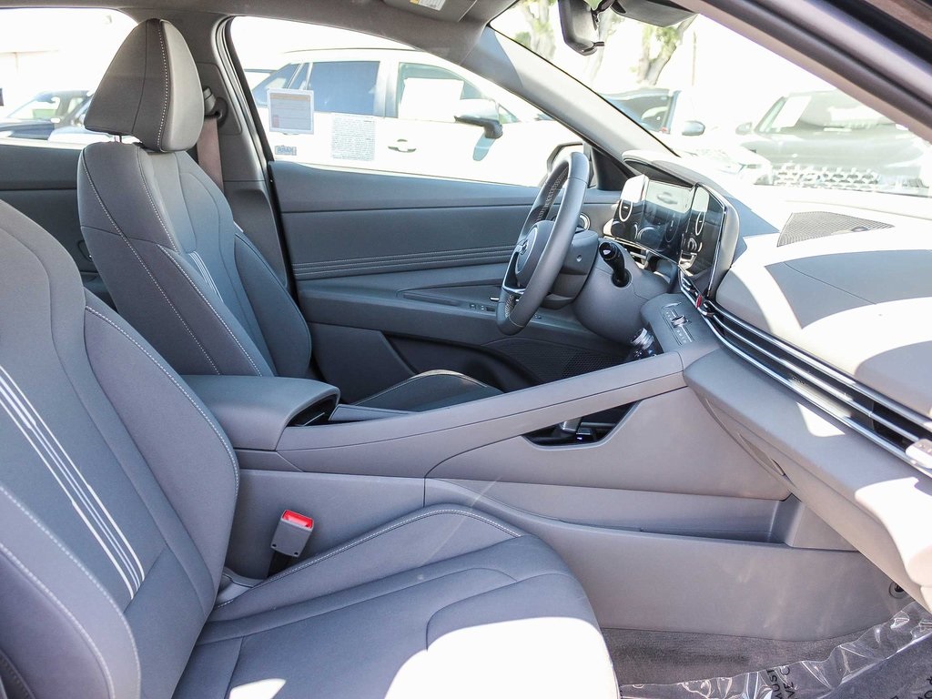 2023 Hyundai Elantra SEL photo 15
