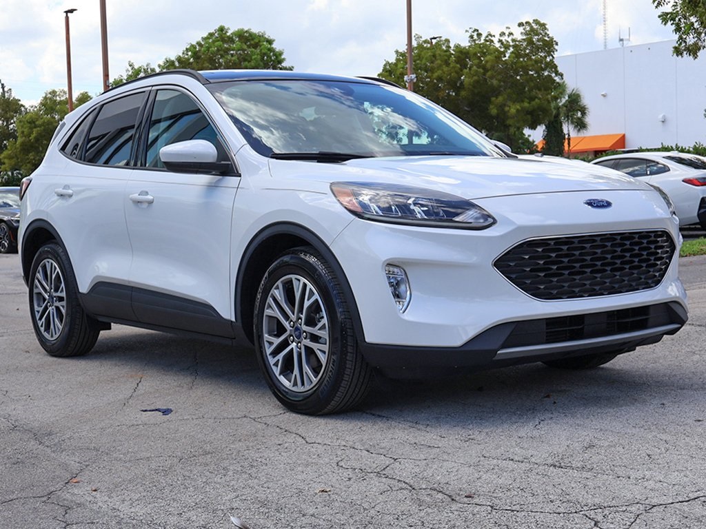 2022 Ford Escape SEL photo 2