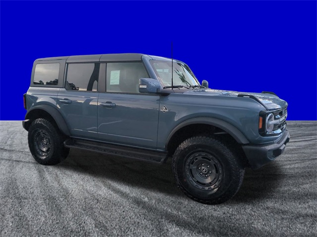 2025 Ford Bronco Outer Banks photo 2