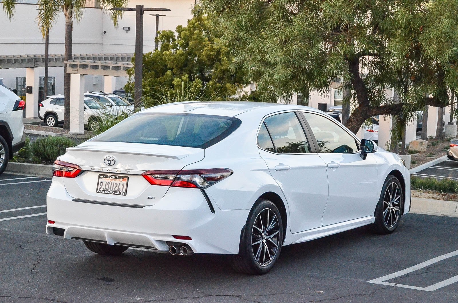 2024 Toyota Camry SE photo 4