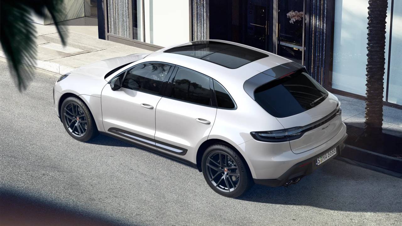 2023 Porsche Macan T photo 4