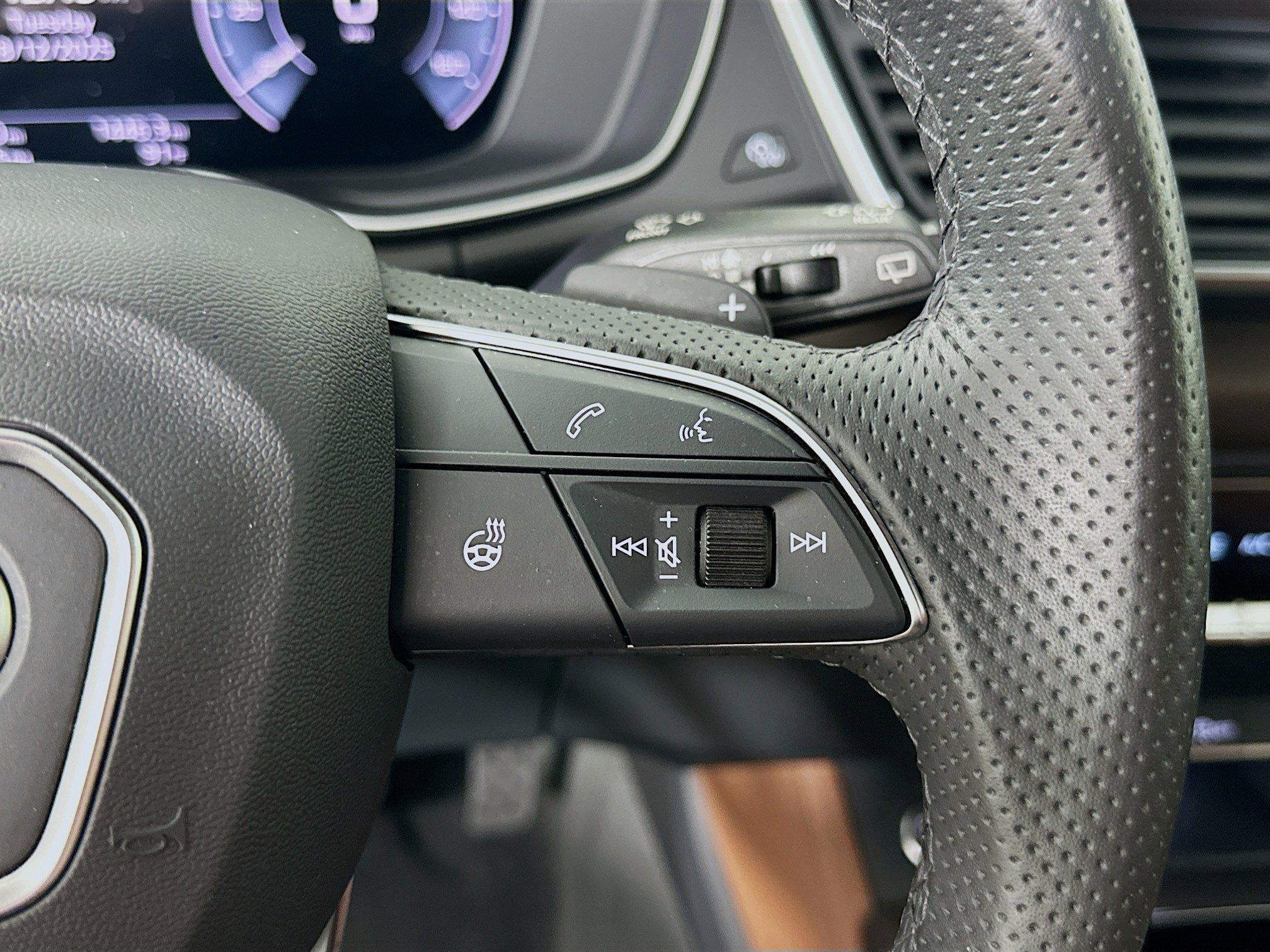 2024 Audi Q5 55 Premium Plus photo 12