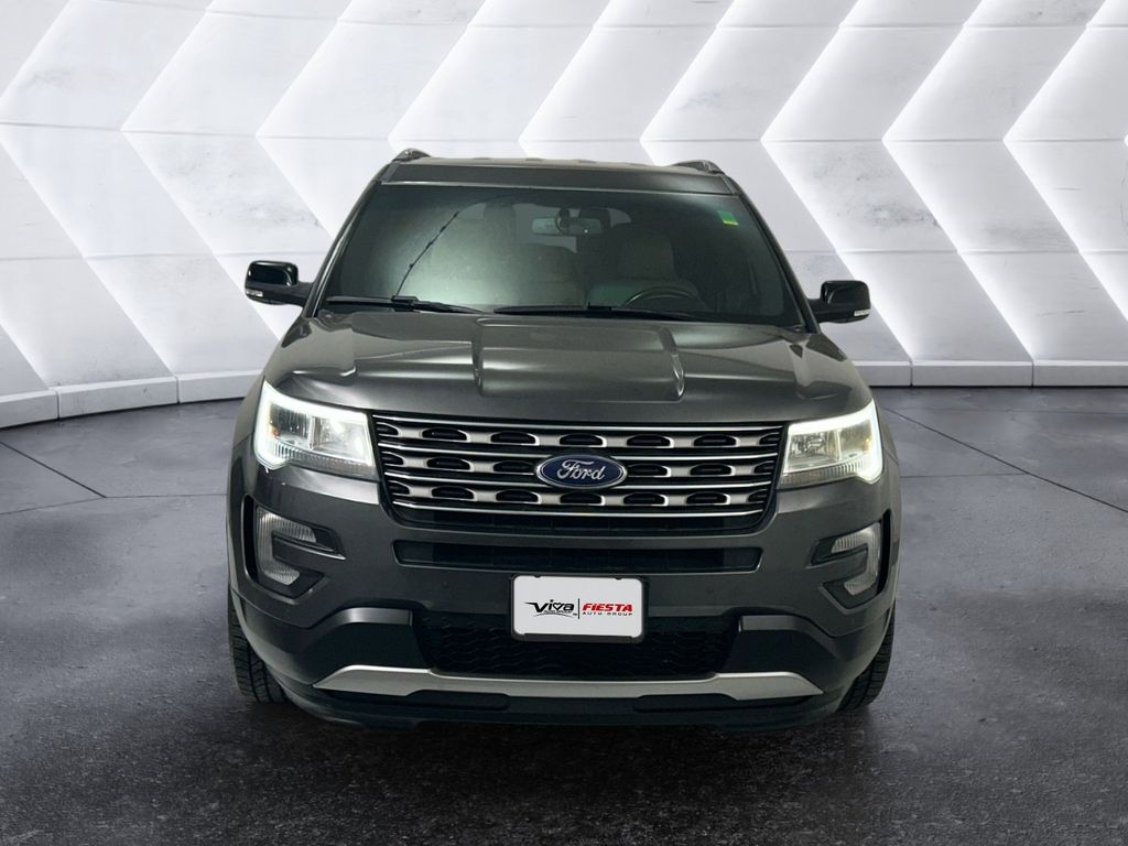 2017 Ford Explorer XLT photo 2