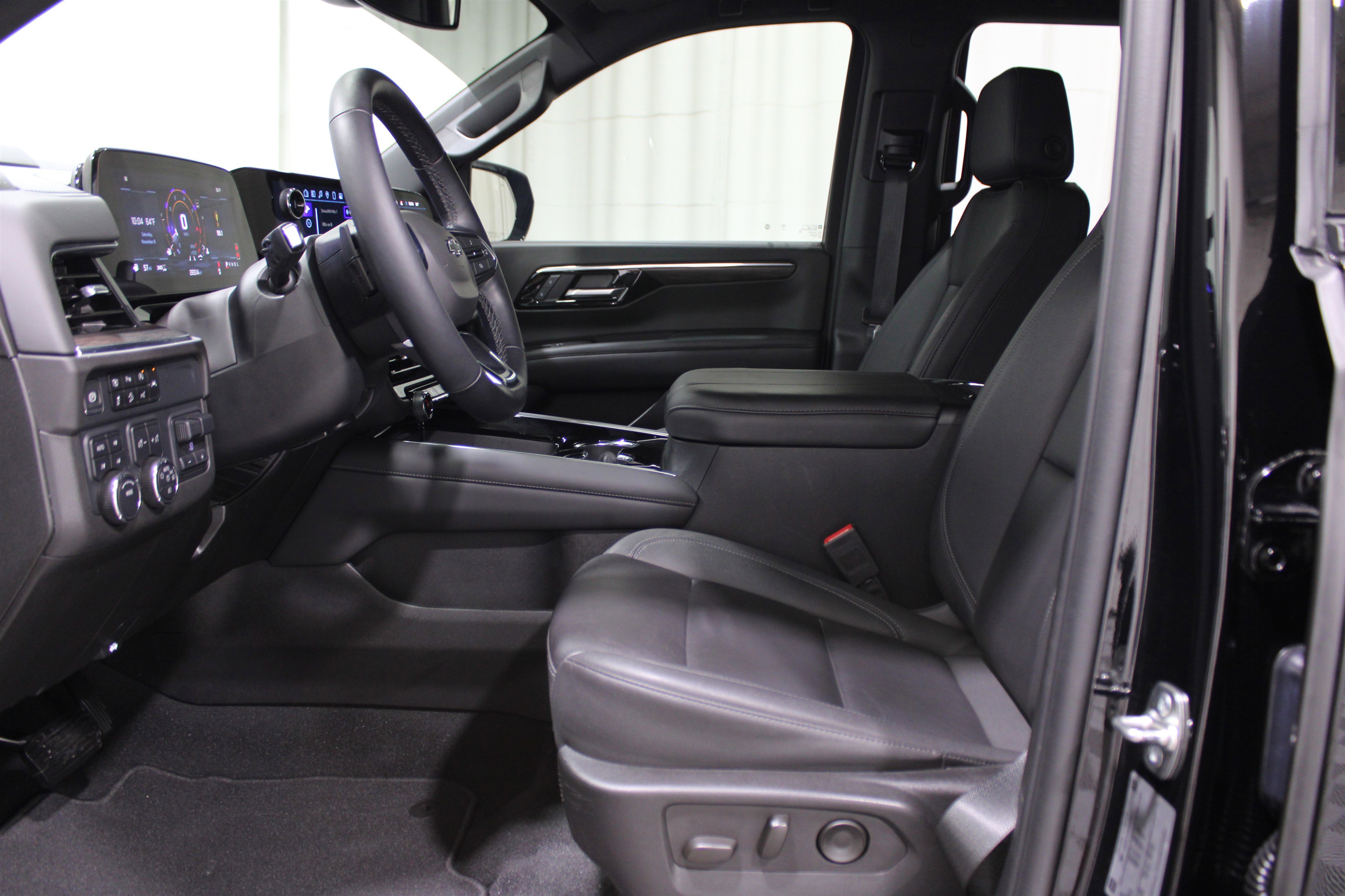 2025 Chevrolet Tahoe Z71 photo 3