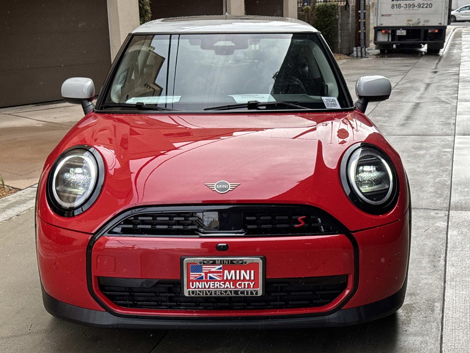 2025 Mini Cooper S Hardtop 2 Door Iconic photo 2