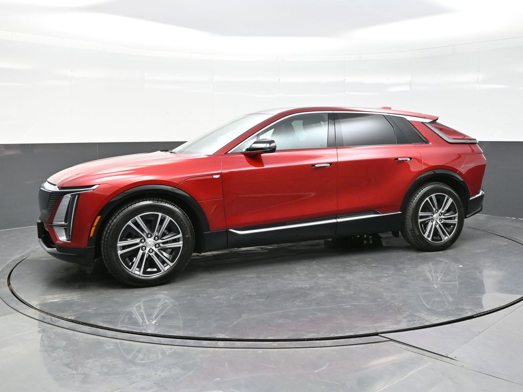 2026 Cadillac Lyriq Luxury photo 2