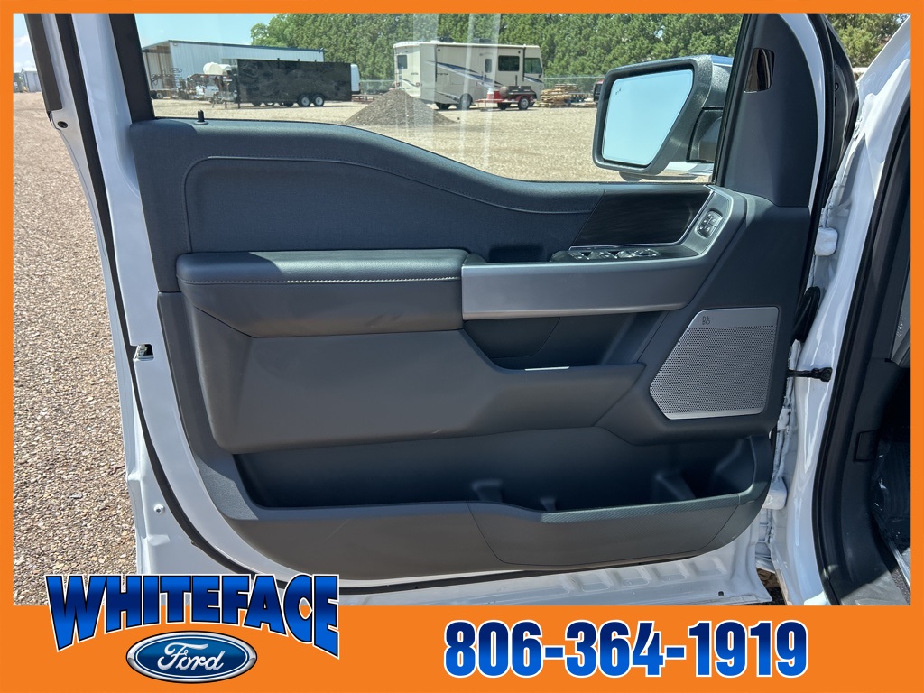 2025 Ford F-150 Lariat photo 10