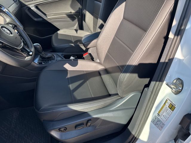 2021 Volkswagen Tiguan R-Line Black SEL photo 20