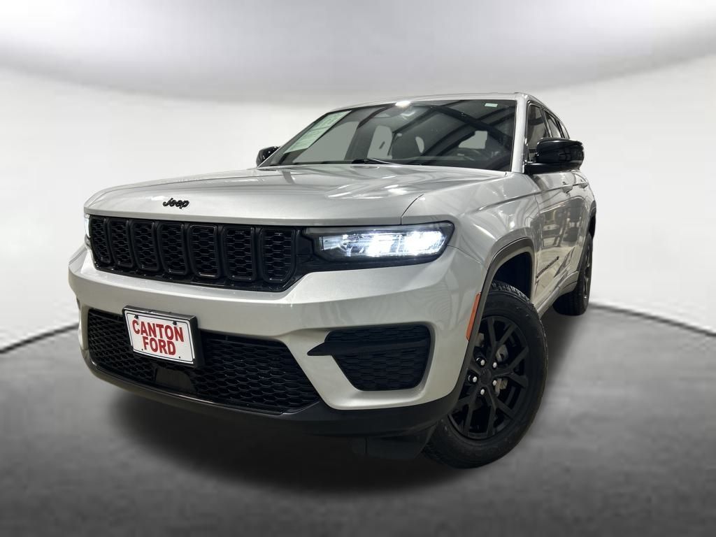 2024 Jeep Grand Cherokee Altitude's photo