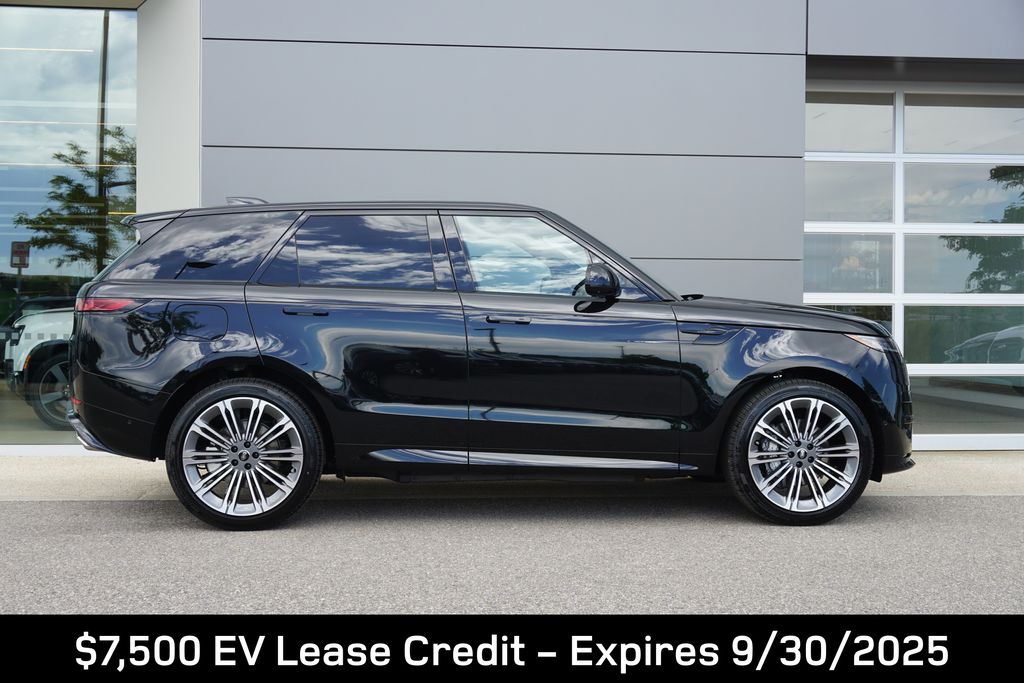 2025 Land Rover Range Rover Sport SE photo 5