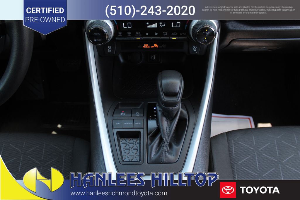 2024 Toyota RAV4 XLE photo 17