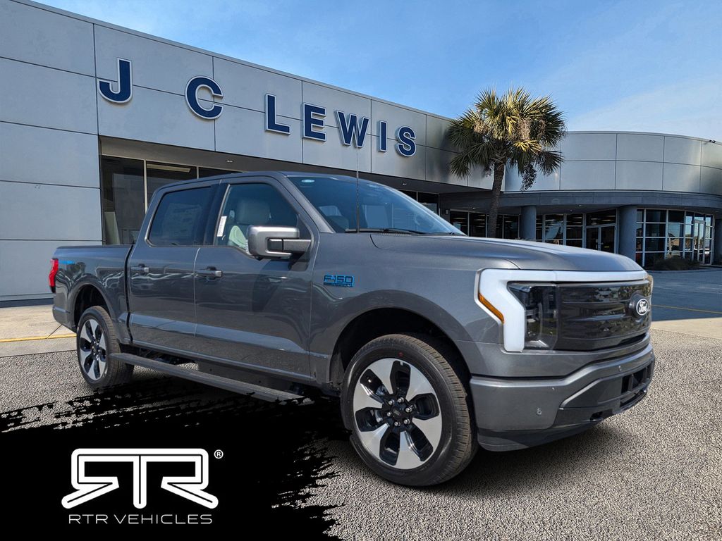 2025 Ford F-150 Lightning Platinum's photo