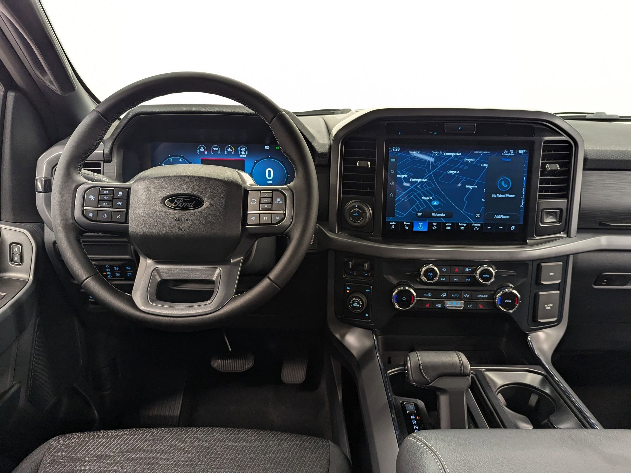 2025 Ford F-150 XLT photo 3