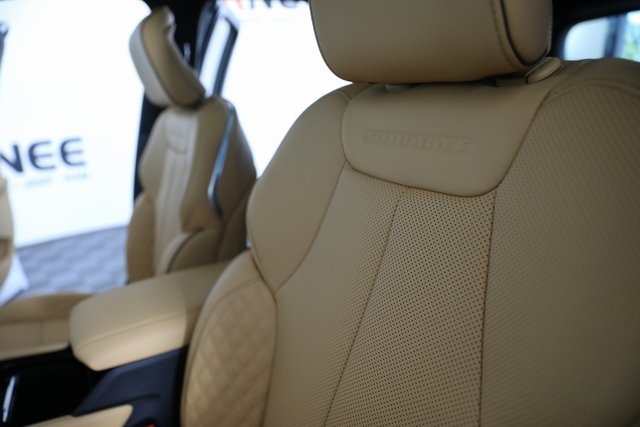 2025 Jeep Grand Cherokee Summit Reserve photo 15