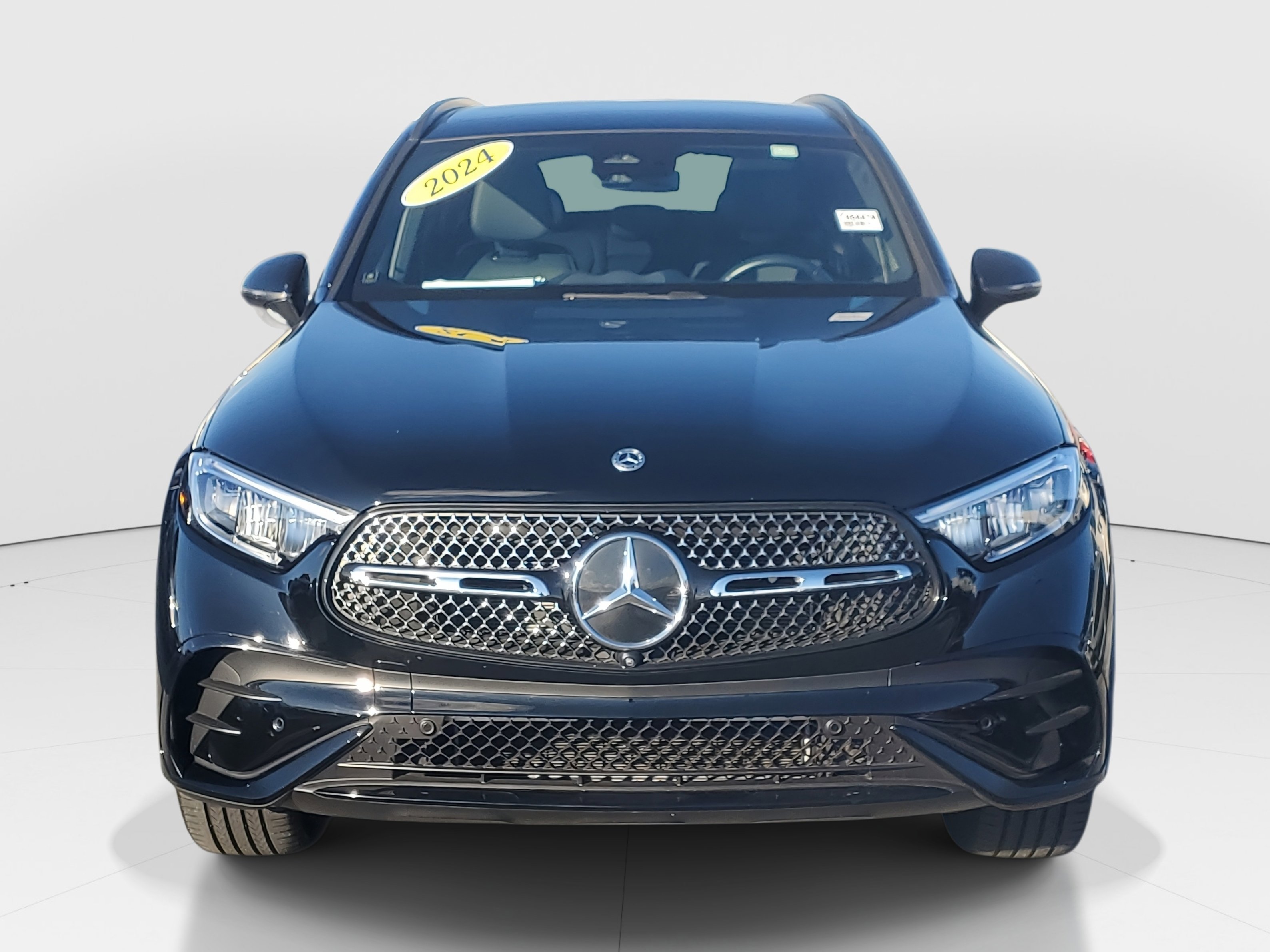 2024 Mercedes Benz GLC 300 photo 2