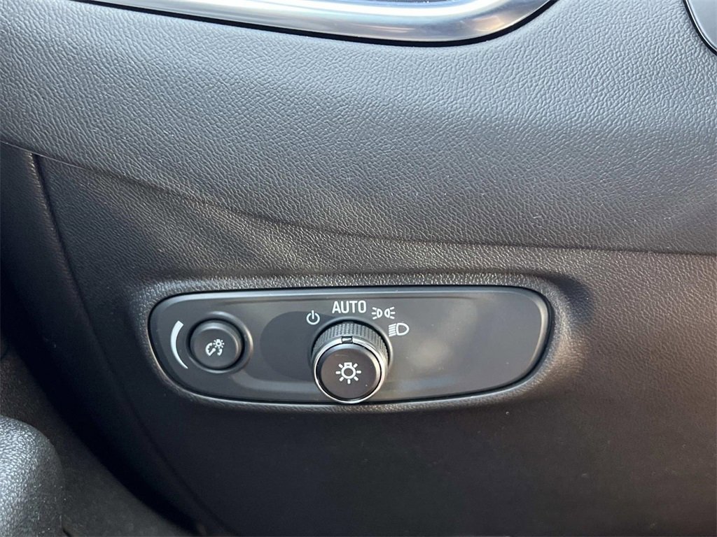 2023 Chevrolet Equinox LS photo 23