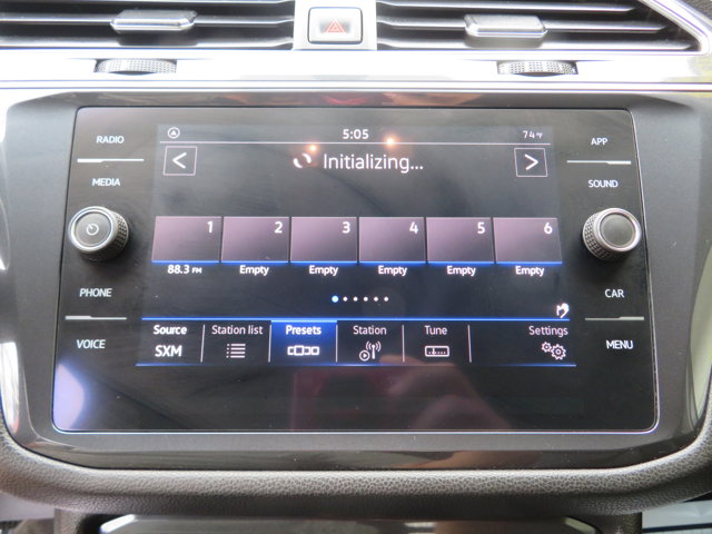 2021 Volkswagen Tiguan SE photo 24