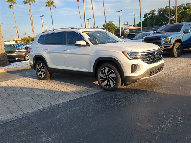 2026 Volkswagen Atlas SEL photo 2