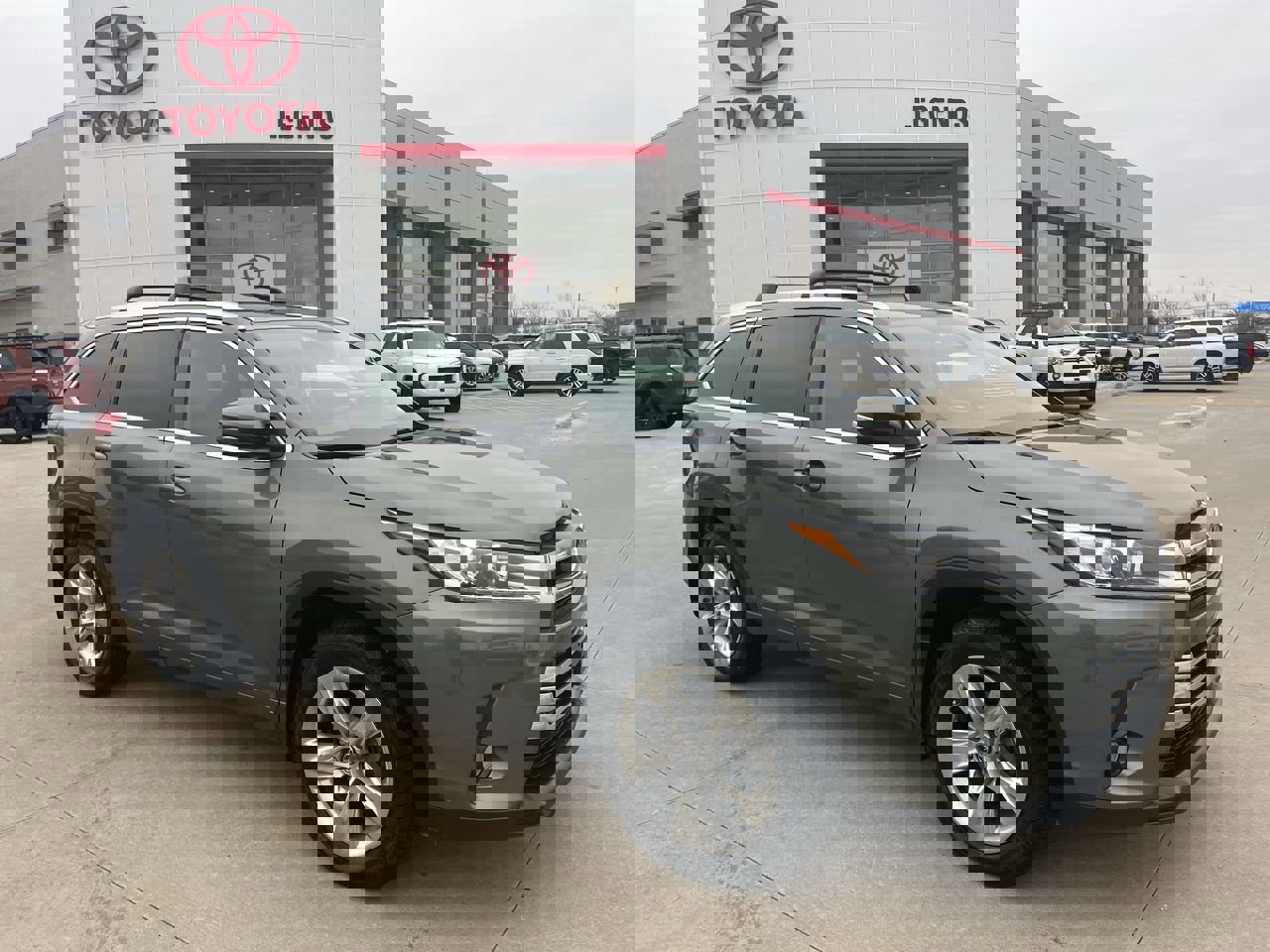 2018 Toyota Highlander Limited's photo