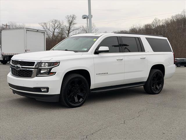 2019 Chevrolet Suburban LT's photo