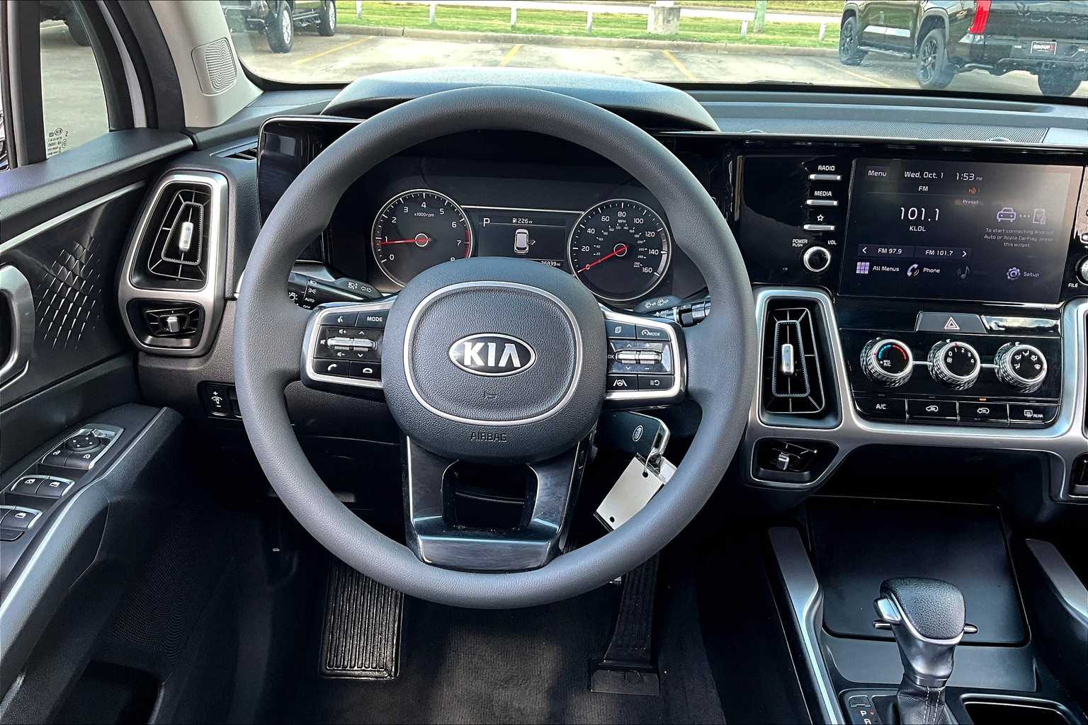 2021 Kia Sorento LX photo 4