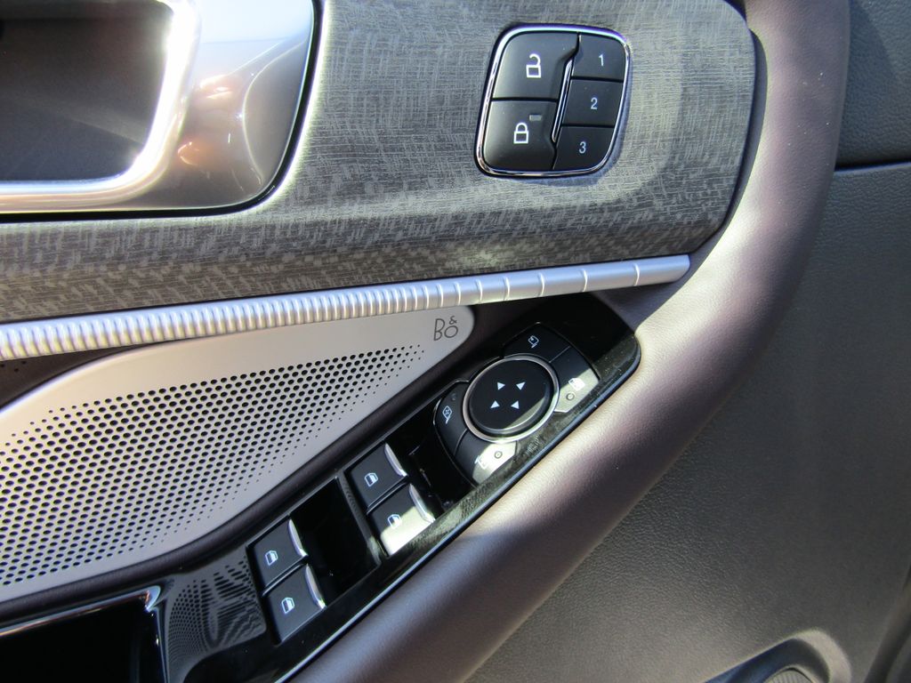 2025 Ford Explorer Platinum photo 14
