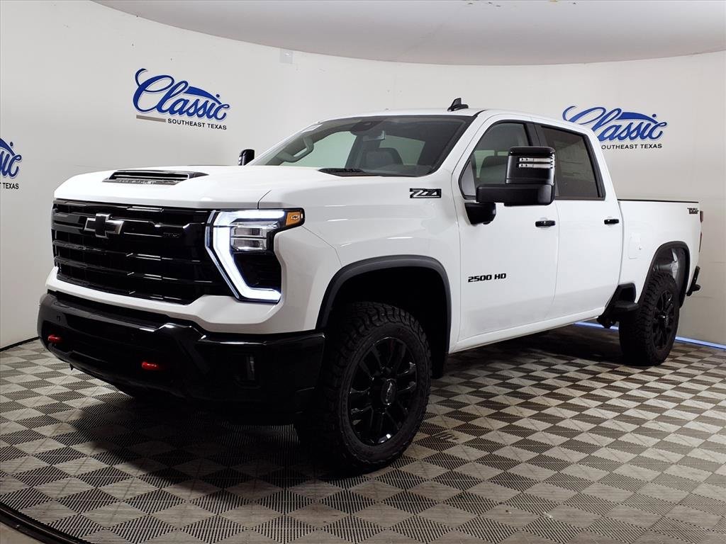 2026 Chevrolet Silverado 2500HD LT photo 3