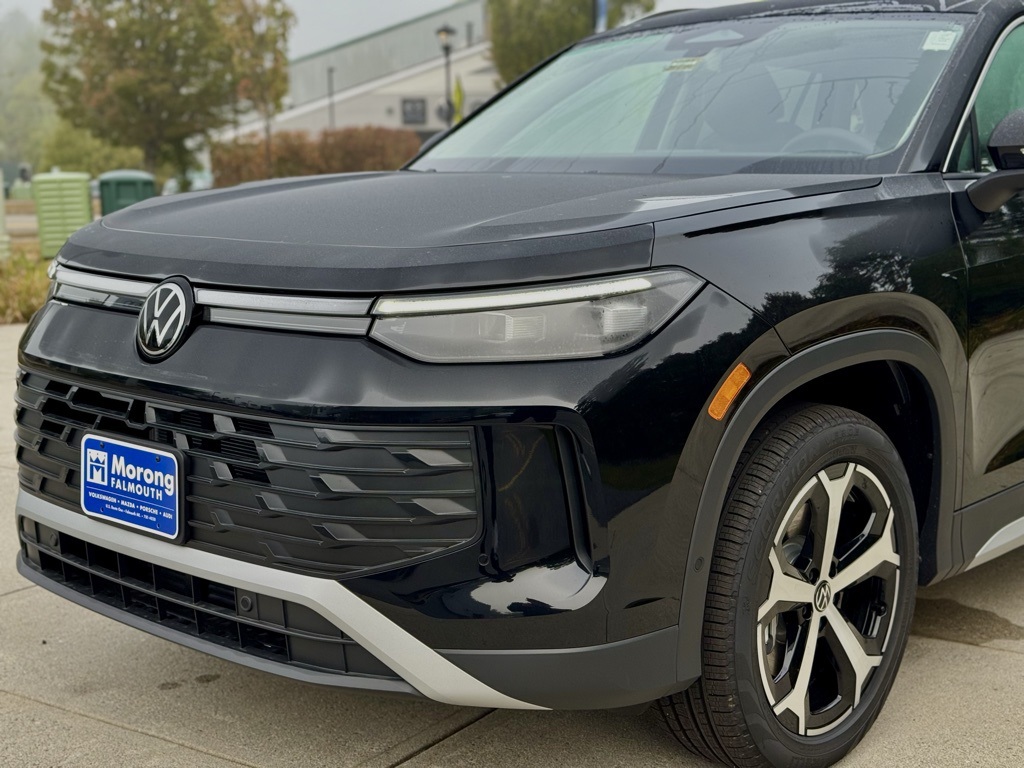 2025 Volkswagen Tiguan SE photo 4