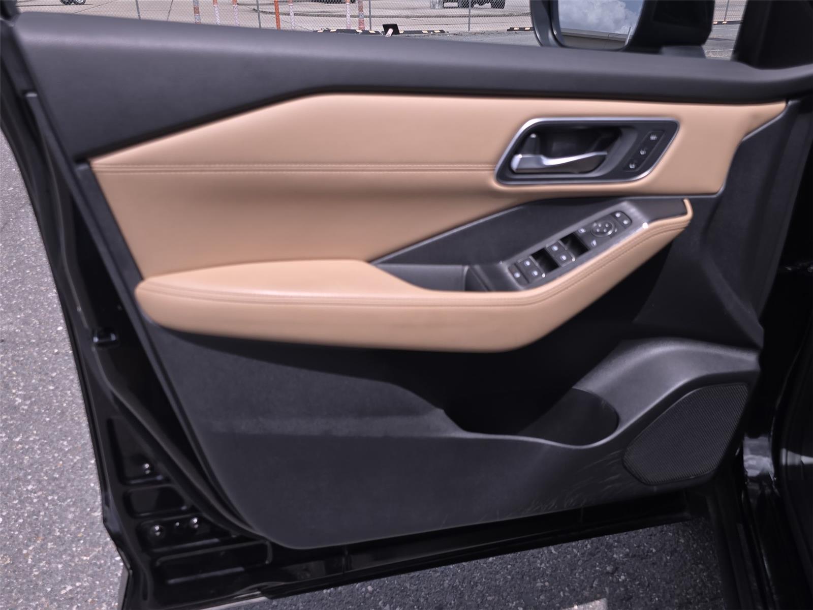 2023 Nissan Rogue Platinum photo 23
