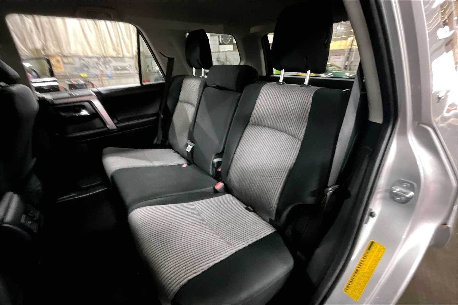2018 Toyota 4Runner SR5 photo 19