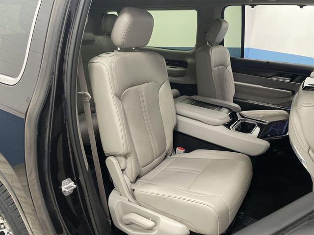 2023 Jeep Grand Wagoneer L Base photo 30