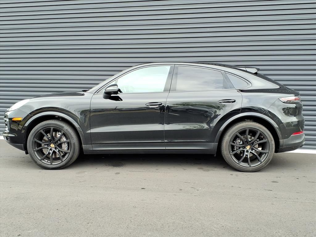 2023 Porsche Cayenne Coupe Platinum Edition photo 2