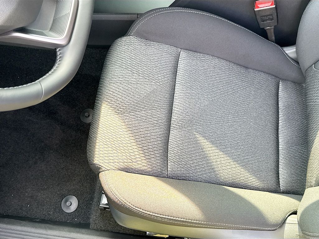 2026 Nissan Rogue SV photo 11
