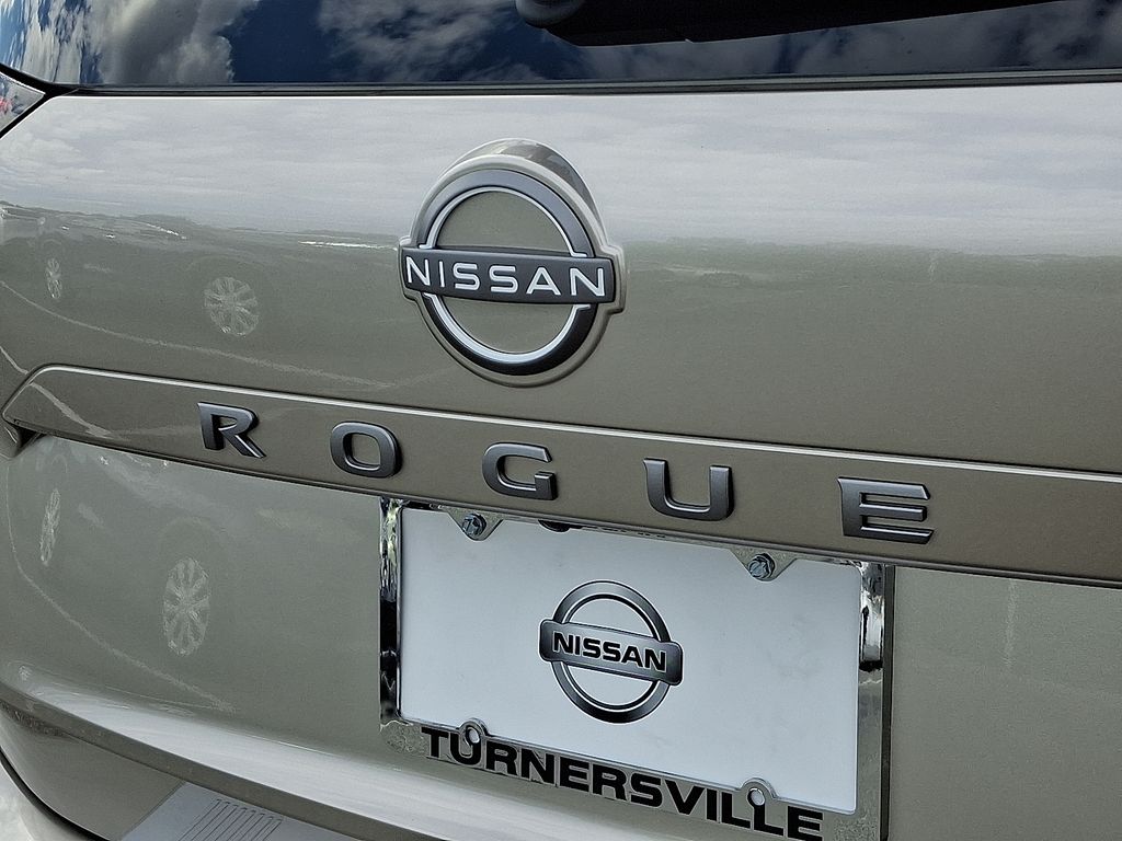 2026 Nissan Rogue SV photo 9