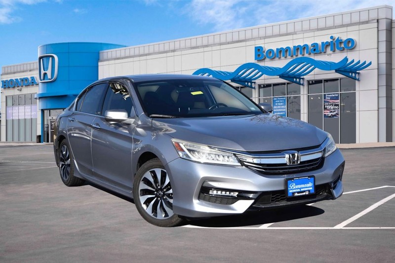 2017 Honda Accord Hybrid Touring's photo