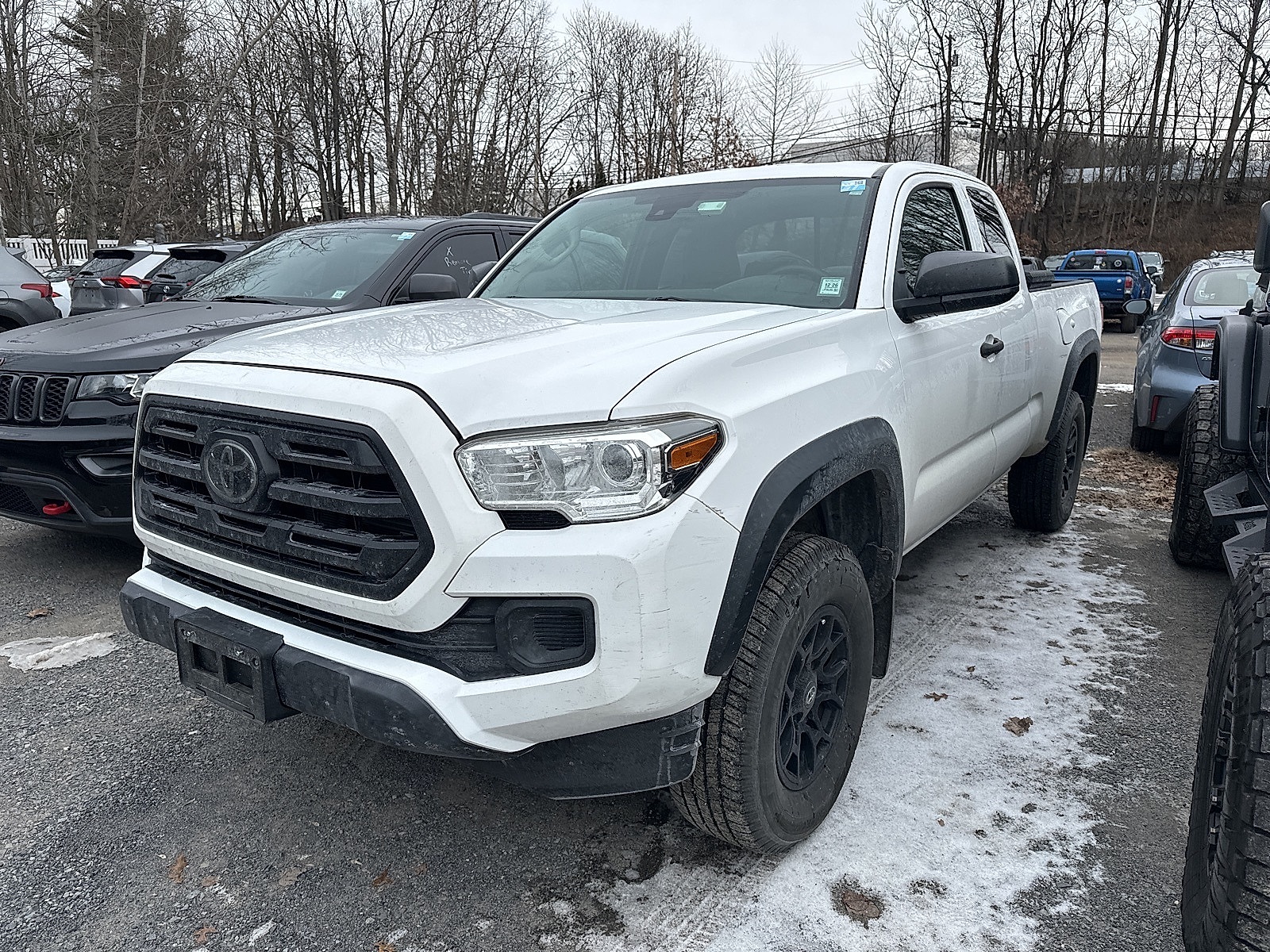 2019 Toyota Tacoma SR's photo