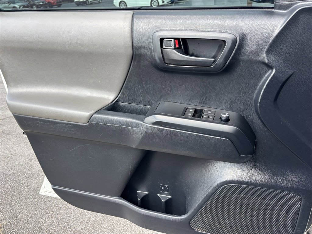 2018 Toyota Tacoma SR photo 13