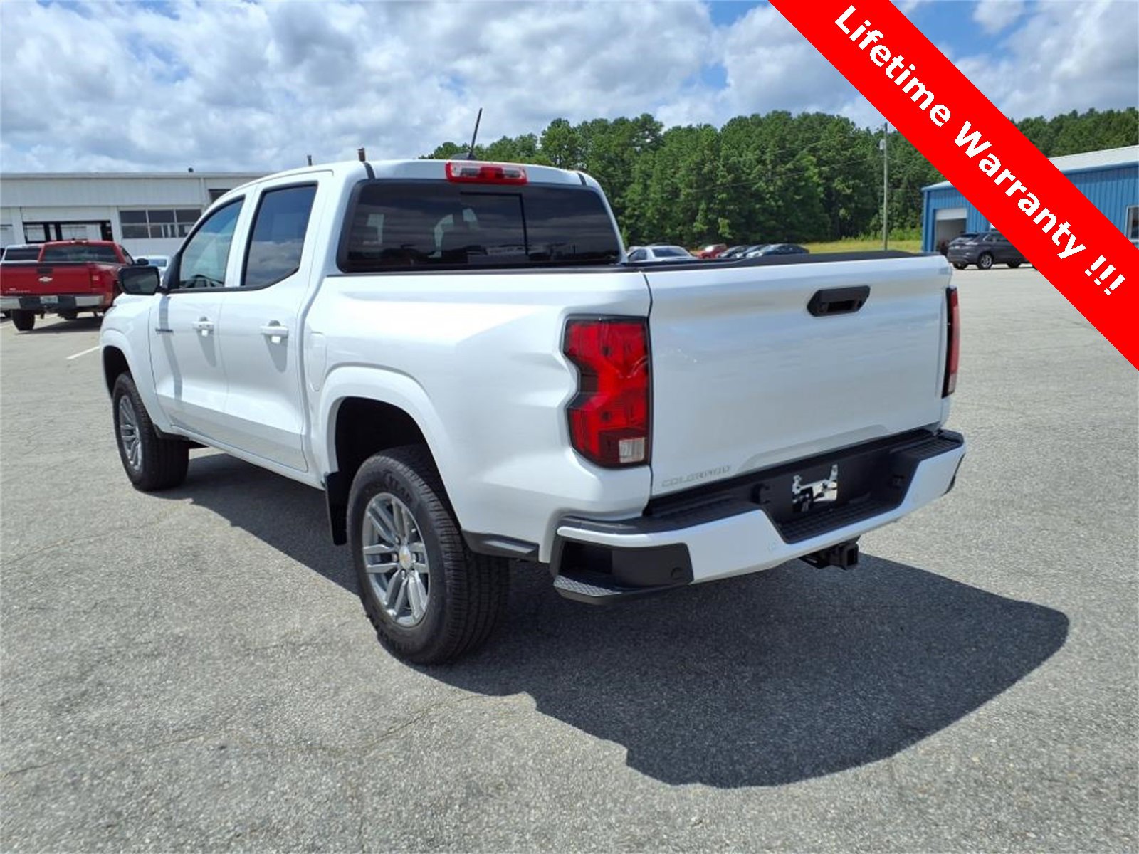 2025 Chevrolet Colorado Work Truck LT photo 3