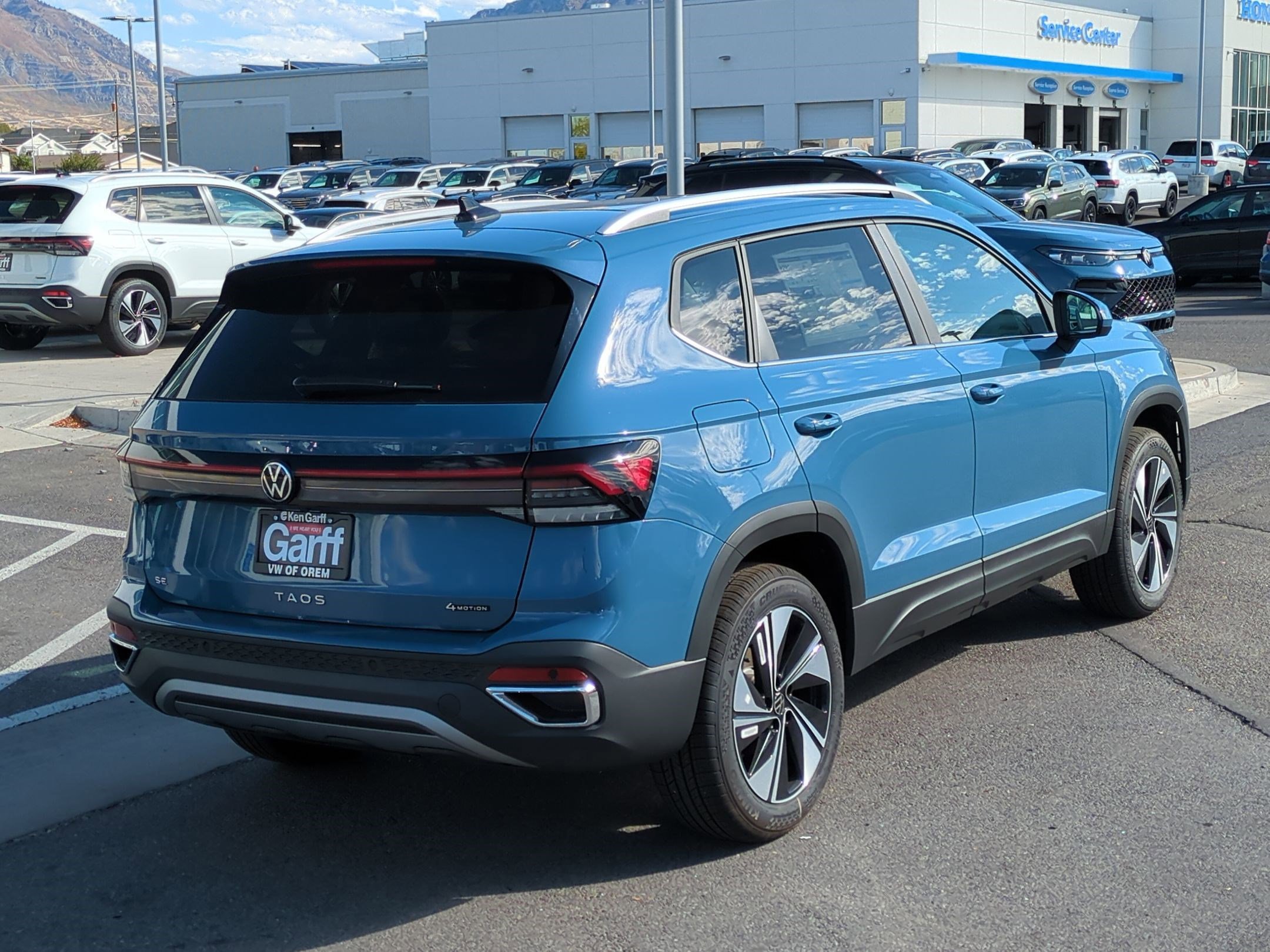 2025 Volkswagen Taos SE photo 2