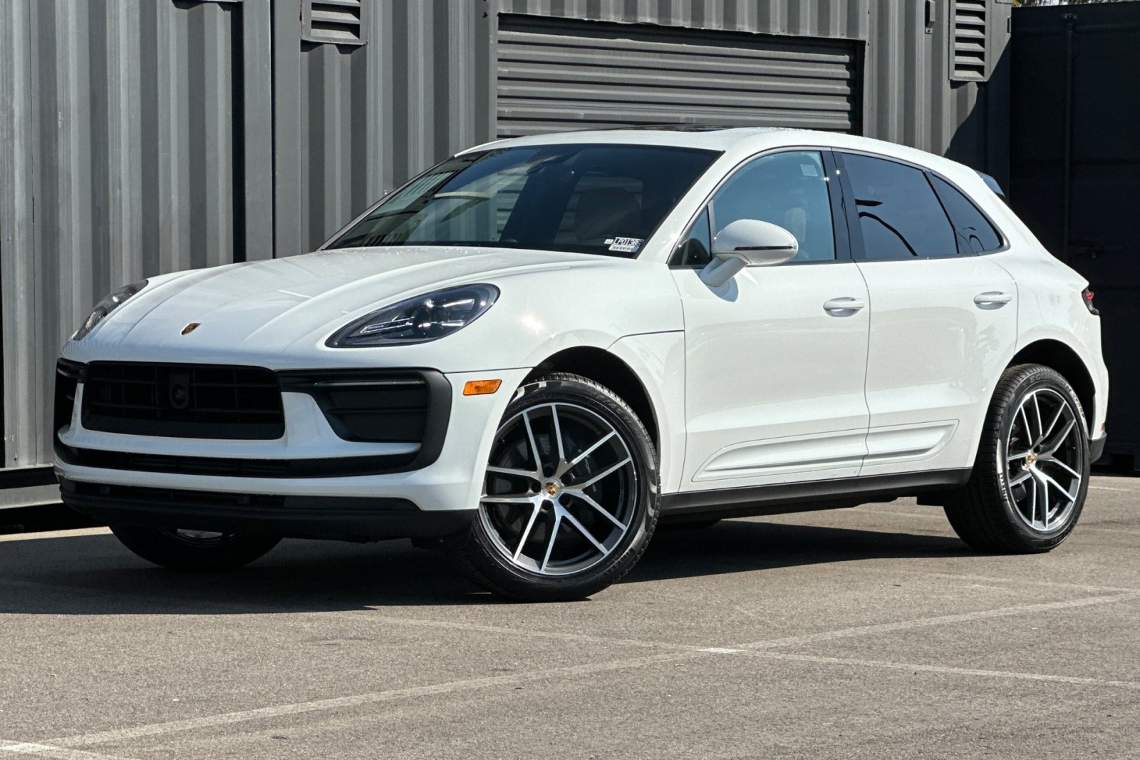 2025 Porsche Macan T
