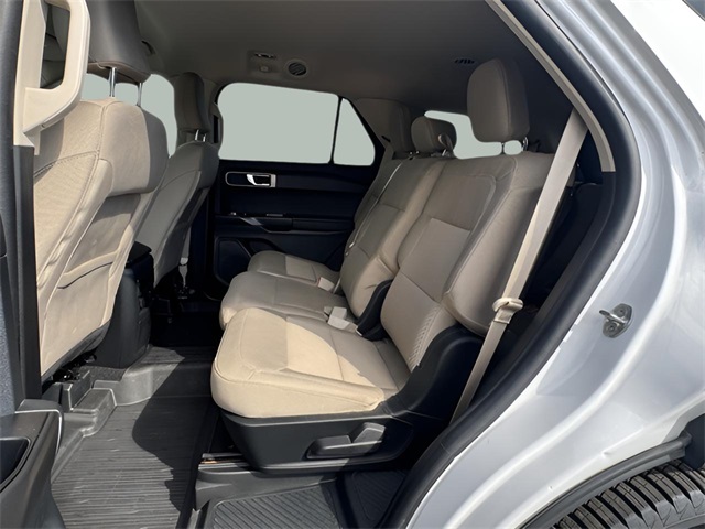 2023 Ford Explorer Base photo 22