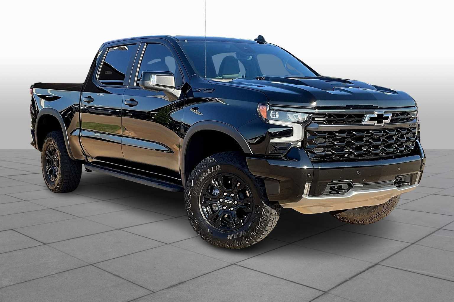 2025 Chevrolet Silverado 1500 ZR2 photo 2