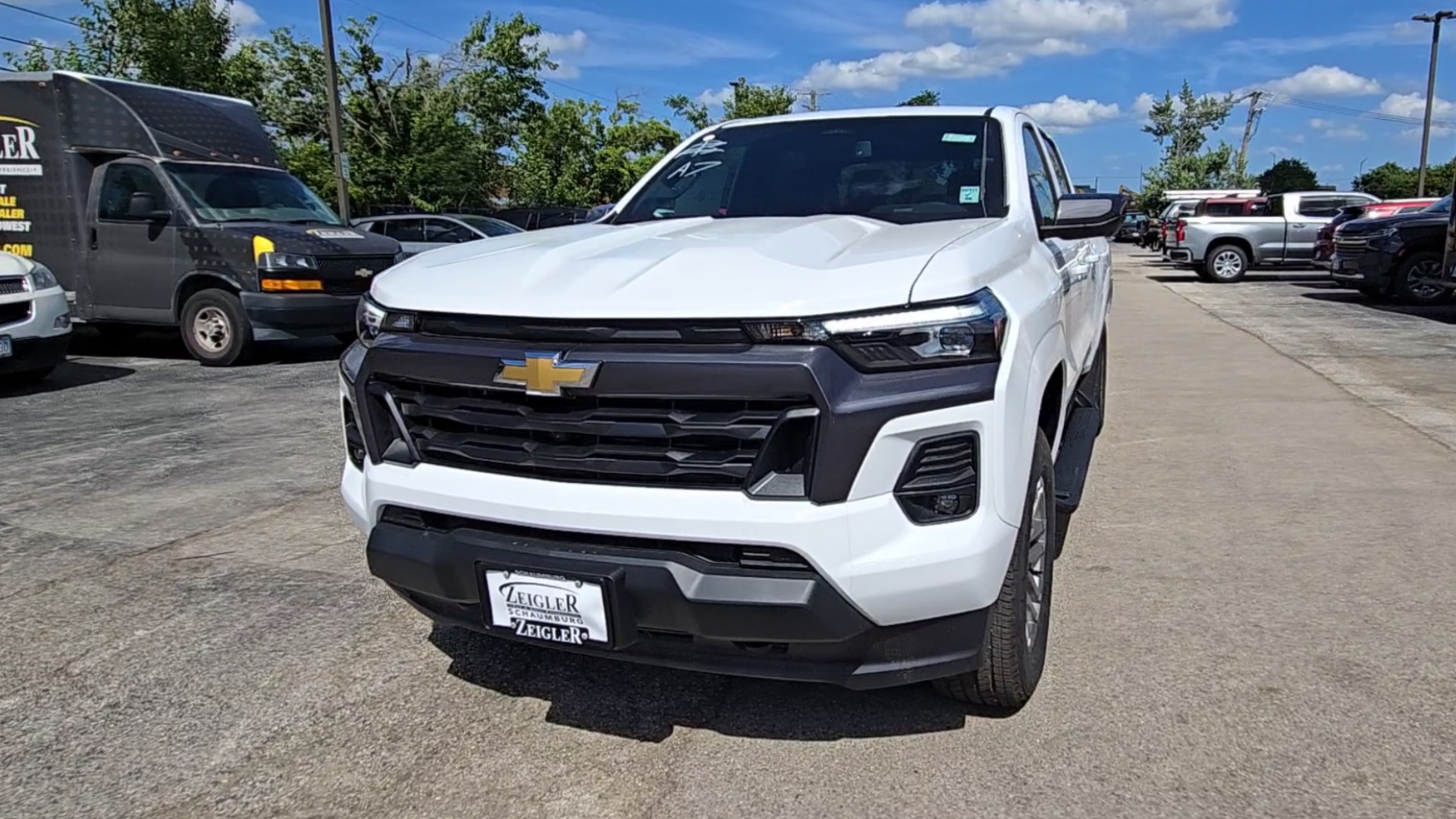 2025 Chevrolet Colorado Work Truck LT photo 3